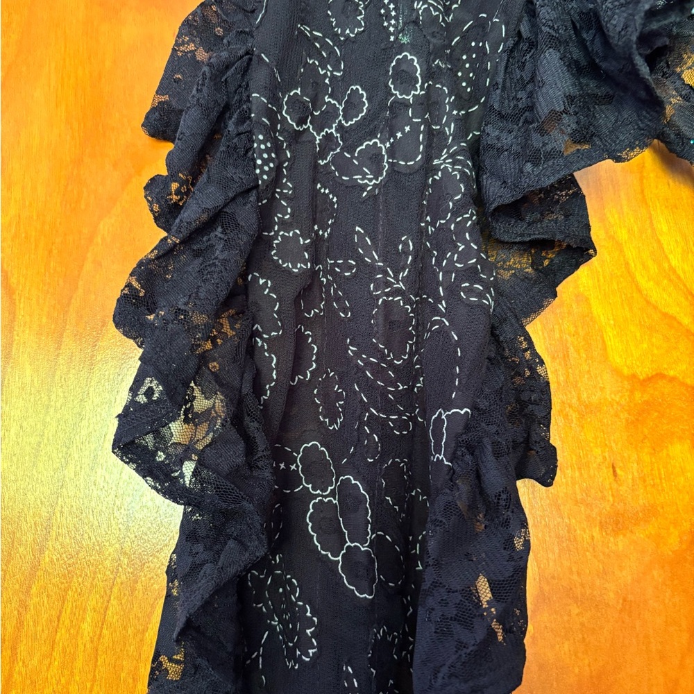 Geisha Moth Jump Rope Scarf - Picture 2 of 3